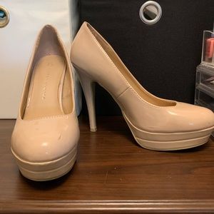 Tan closed toed pumps!
